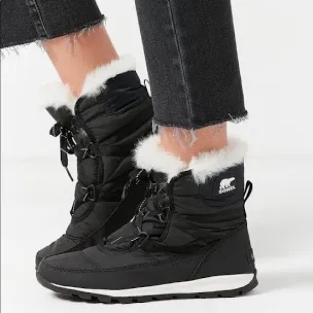 Sorel Whitney fur short lace‎ up boots black size 7